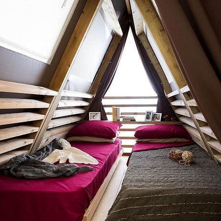 Mobile Homes Camping Santa Marina, Lanterna Тар Экстерьер фото Interior of a cabin