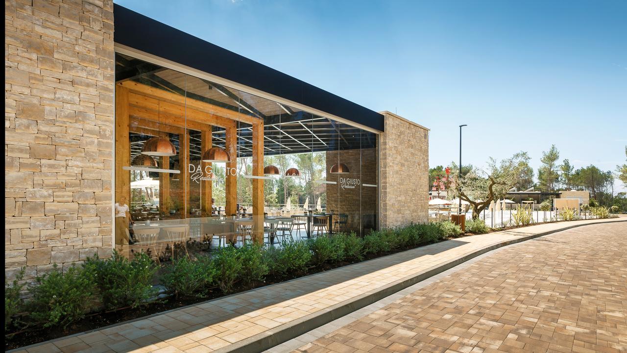 Mobile Homes Camping Santa Marina, Lanterna Тар Экстерьер фото The Village Outlet