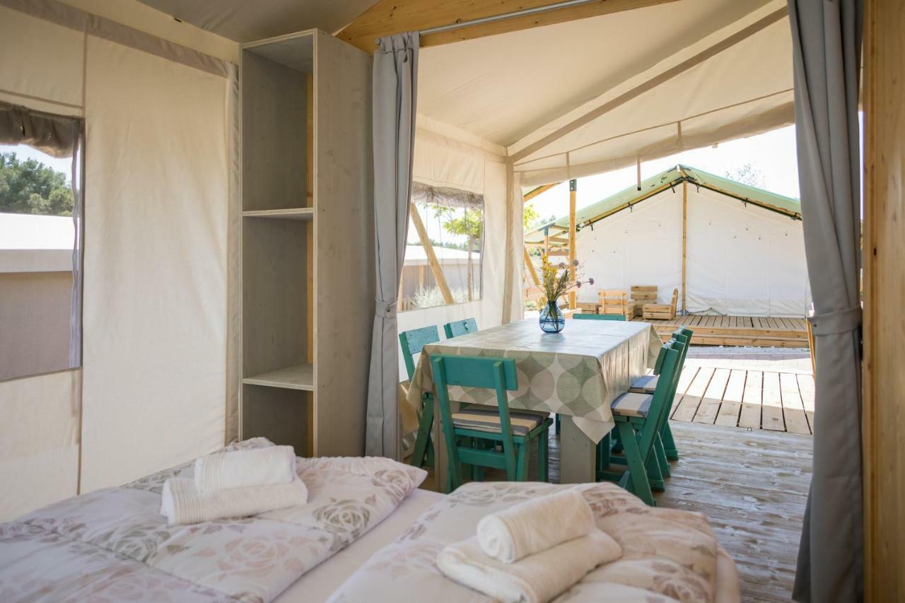 Mobile Homes Camping Santa Marina, Lanterna Тар Экстерьер фото Interior of a mobile home