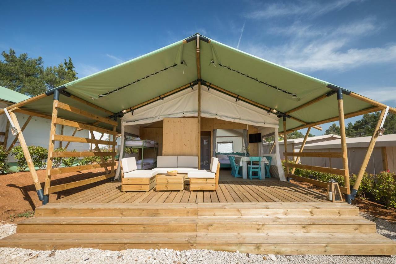 Mobile Homes Camping Santa Marina, Lanterna Тар Экстерьер фото A canvas lodge