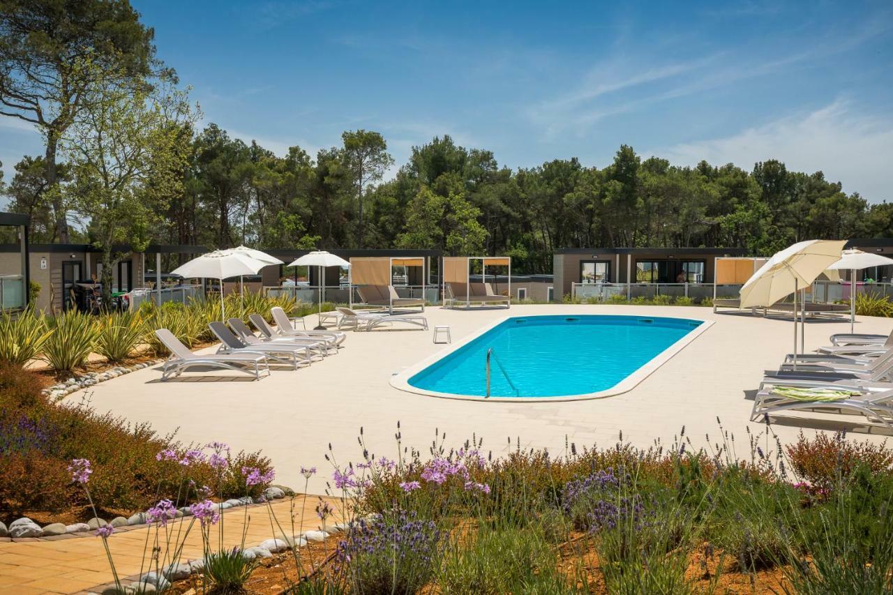 Mobile Homes Camping Santa Marina, Lanterna Тар Экстерьер фото The swimming pool at the campsite