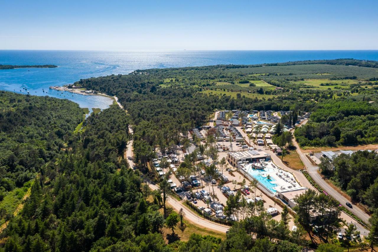 Mobile Homes Camping Santa Marina, Lanterna Тар Экстерьер фото Aerial view of the resort