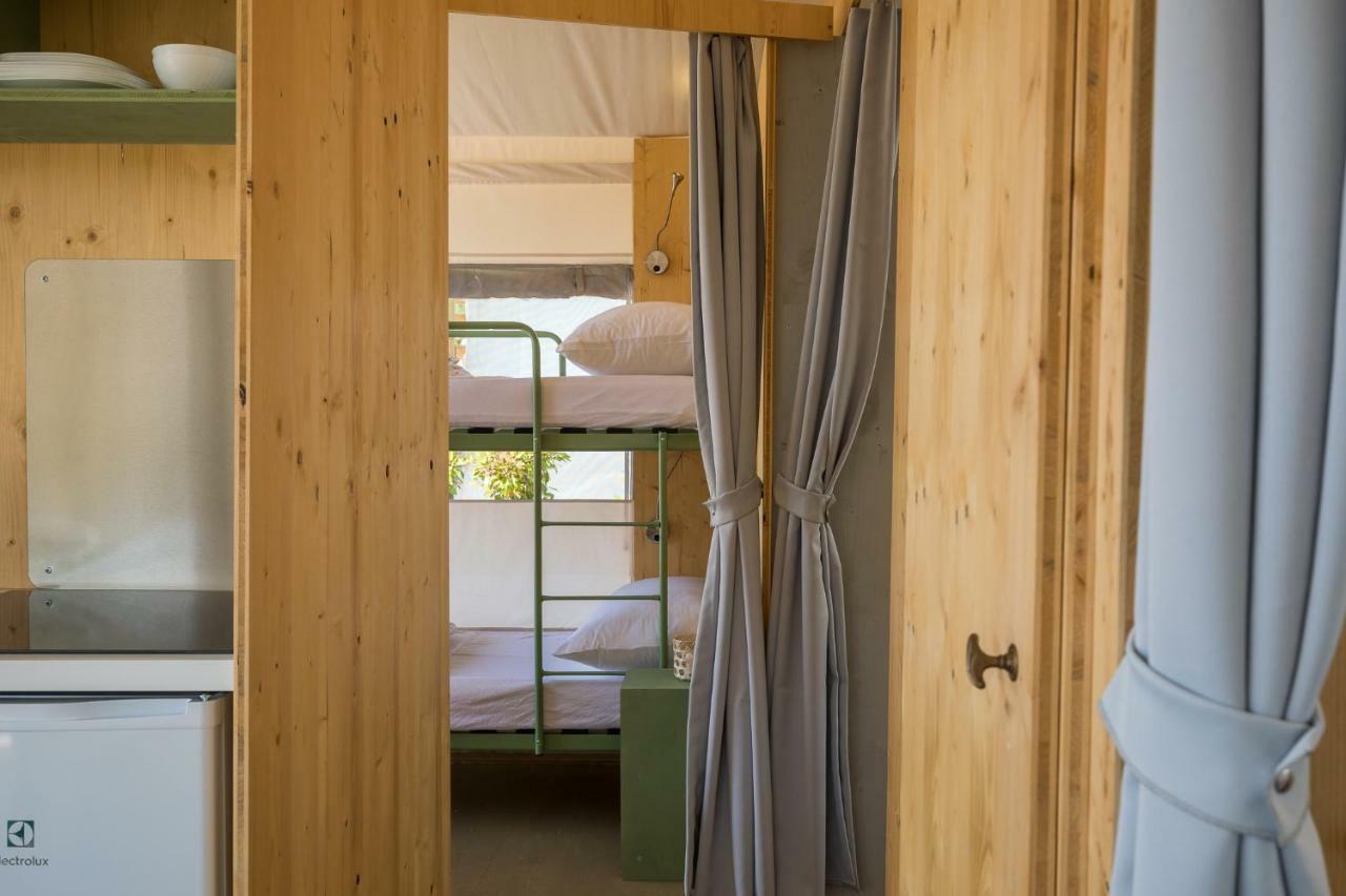 Mobile Homes Camping Santa Marina, Lanterna Тар Экстерьер фото Interior of a mobile home